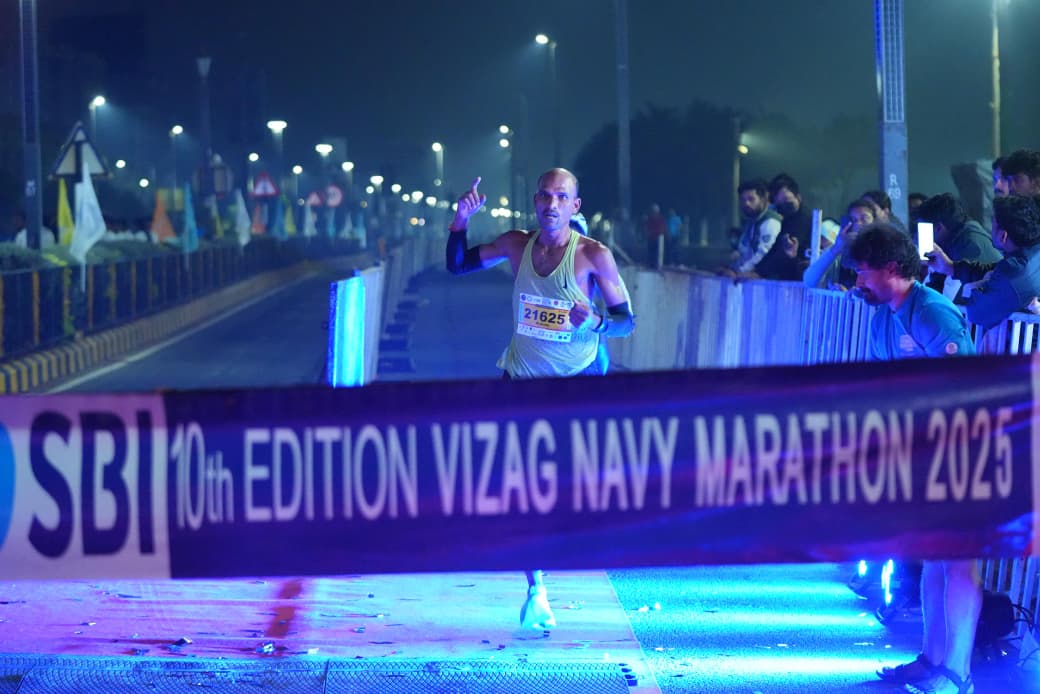 Vizag Navy Marathon runners near RK Beach